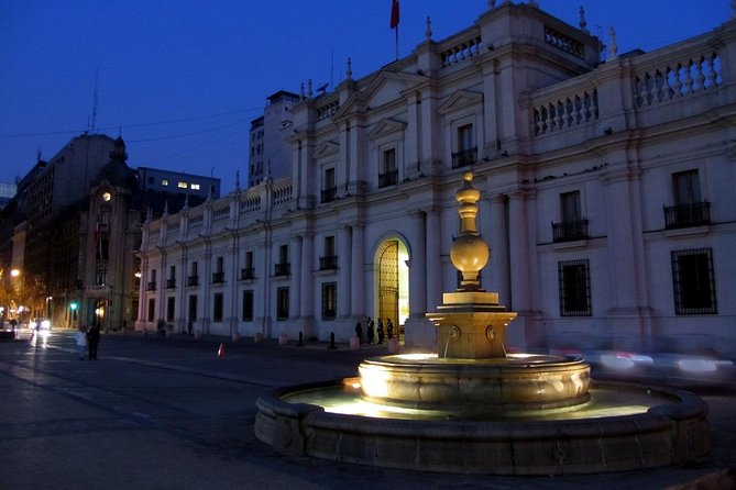 Small-Group Tour: Night City Tour with Santa Lucia Hill and Dinner Show - La Moneda and the civic district