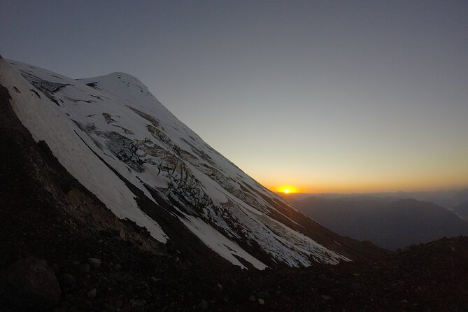 Sunrise Hike up to the Glacier of Osorno Volcano - Lago Llanquihue: the first view of the morning