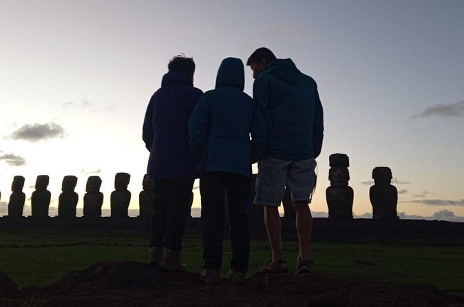 Sunrise Tongariki - A $45 tour with an $80 park ticket