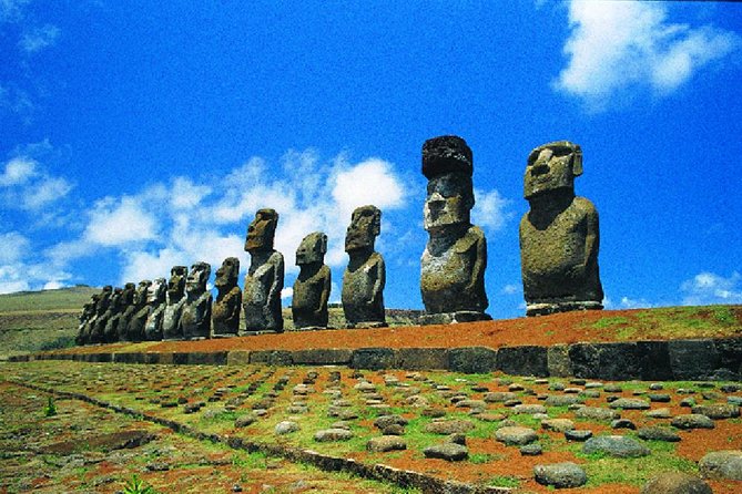 T1-THE GRAND TOUR (non-cruise visitors) - Tahai begins the day beside Hanga Roa