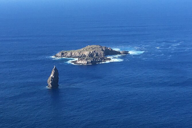 T2-THE MUST-HAVES OF RAPA NUI (non-cruise visitors) - Orongo connects cliffs, seabirds, and political power