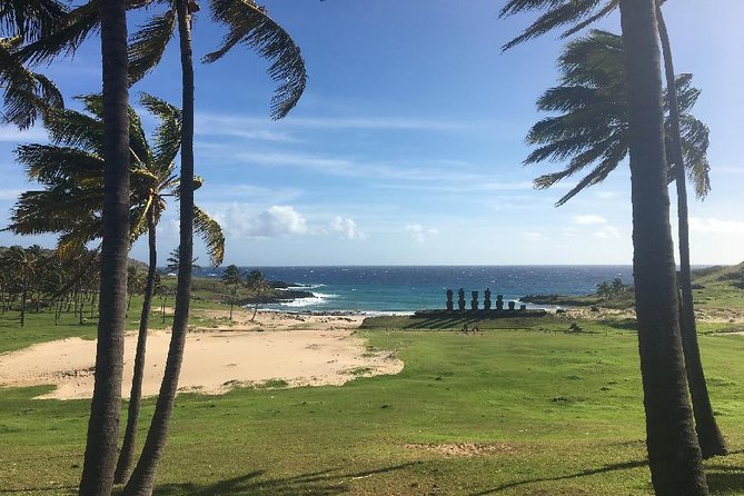 T2-THE MUST-HAVES OF RAPA NUI (non-cruise visitors) - Ahu Tahai begins the day beside Hanga Roa