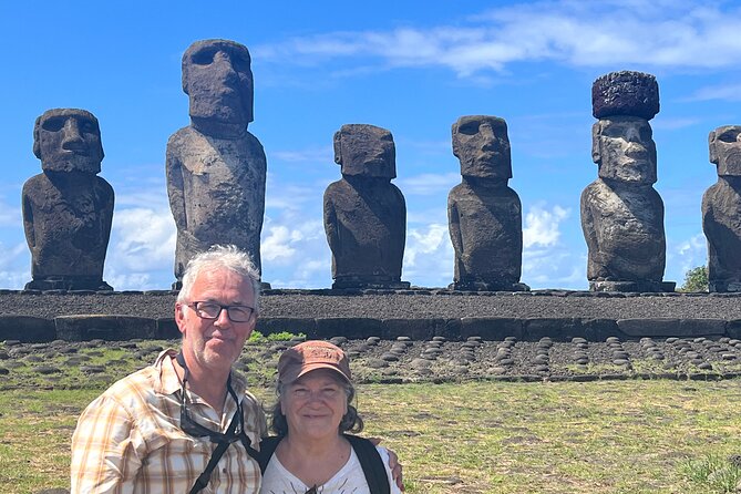 T3+T4-RAPA NUI ARCHAEOLOGICAL SITES (non-cruise visitors) - Anakena Beach, the island’s postcard stop