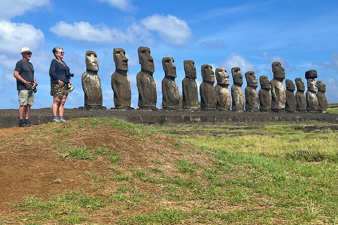 T3+T4-RAPA NUI ARCHAEOLOGICAL SITES (non-cruise visitors) - Te Pito Kura and Papa Vaka: giants and sea life in stone