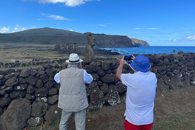 T3+T4-RAPA NUI ARCHAEOLOGICAL SITES (non-cruise visitors) - Pu o Hiro and Rano Raraku: from a sound-making stone to the quarry