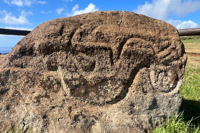 T3+T4-RAPA NUI ARCHAEOLOGICAL SITES (non-cruise visitors) - Ahu Tongariki: fifteen moai facing the day