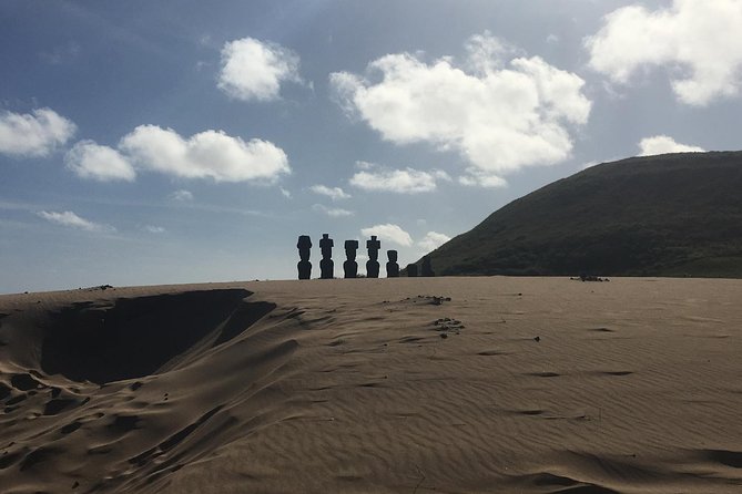 T5-GIANT STATUES (non-cruise visitors) - Ahu Tongariki: fifteen moai in one powerful row