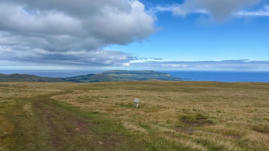 Terevaka Horse Excursion: The highest point and 360° view. - Who should book this excursion?