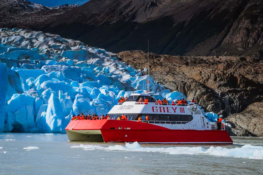 Torres del Paine: 3-Hour Scenic Boat Tour to Grey Glacier - Grey Lake and the first hour on the water