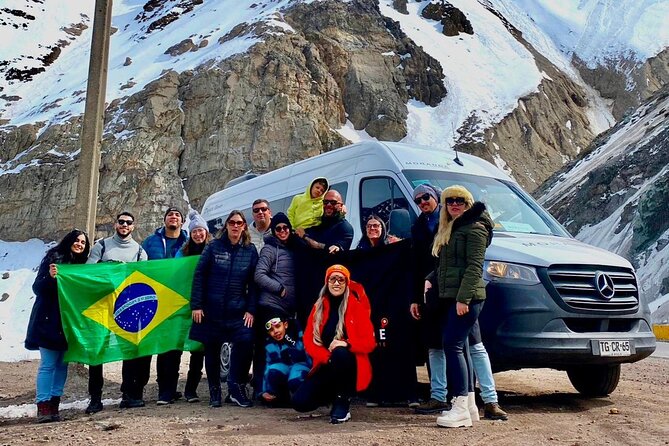 Tour 1 Day Portillo and Lagoon of the Inca from Santiago Picnic - The blue waters of Laguna del Inca