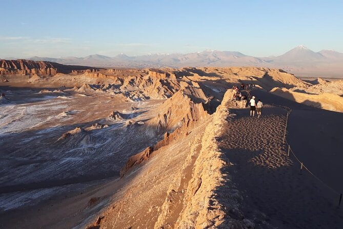 Tour to the Valley of the Moon San Pedro de Atacama - The sunset at Mirador de Kari