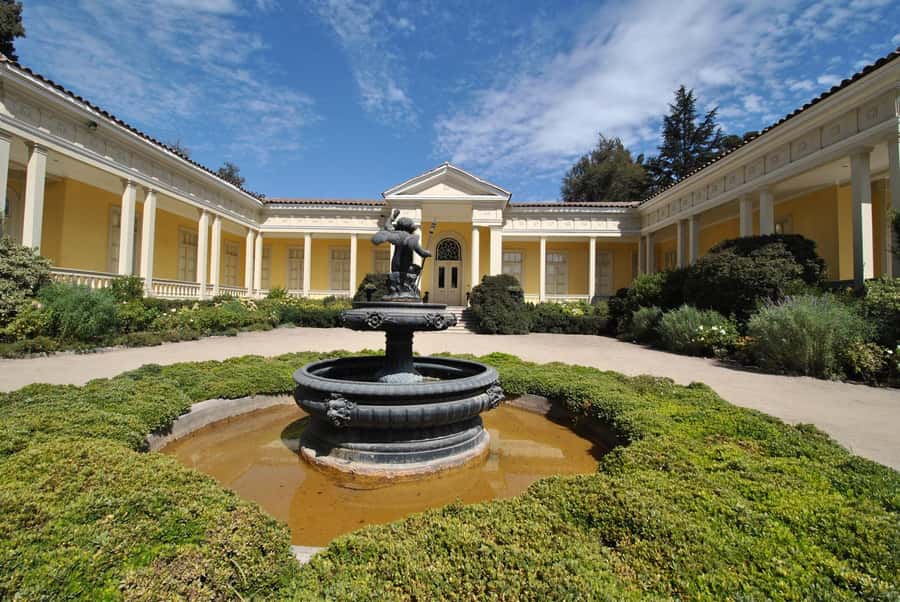 Tour VIÑA CONCHA Y TORO + CASA MARQUES - Chile, from Santiago. - Seven tastings, one glass, and cheese