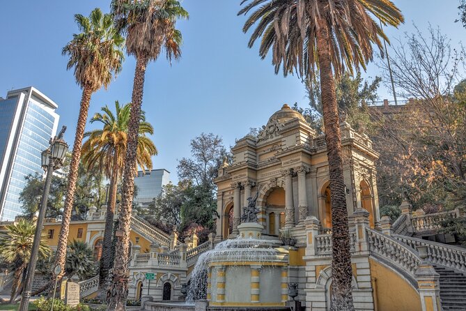 Tourist bus around Santiago for a day - Stop 6: La Moneda and Chile’s republican center