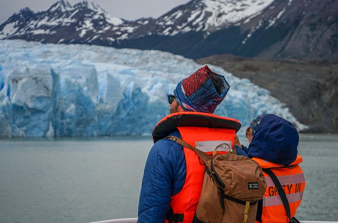Transporte Compartido de Puerto Natales a Lago Grey (RT o OW) - Why this transfer matters in Puerto Natales