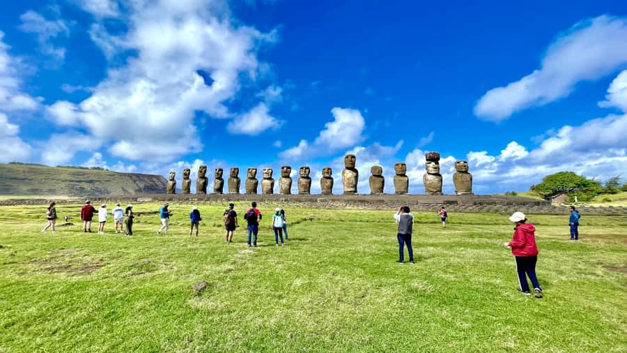 Two days of Full Day Tour of Rapa Nui + Sunrise in Tongariki - Three days that cover Rapa Nui’s essential sights