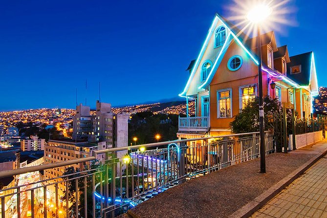 Valparaiso and Viña del Mar visit their Casas de Colores - Riding the 21 de Mayo funicular for the hill views