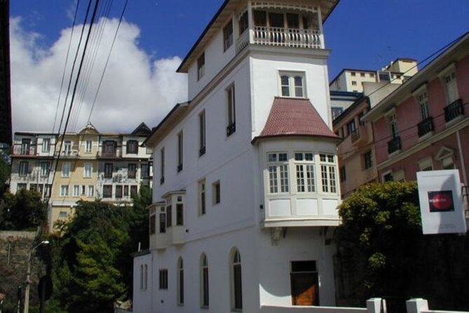 Valparaiso Highlights Walking Tour with A Guide - Starting at Plaza Anibal Pinto at 10 a.m.