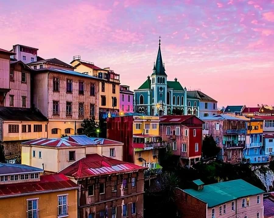 Valparaiso : Must-See Sites Walking Tour With A Guide - Why this three-hour walk works well