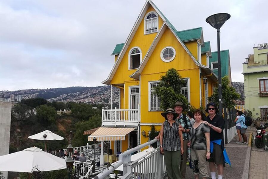 Valparaiso Port and Viña del Mar, Wine tasting in Casablanca - Guides and the small-group feel