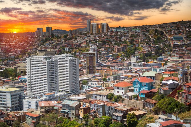 Valparaiso : Private Custom Tour with A Guide (Private Tour) - Street art and the local point of view