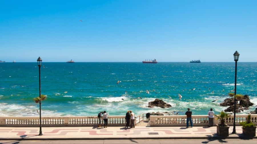 Valparaíso: Private Full Day Sightseeing Tour - What the guide adds to the day