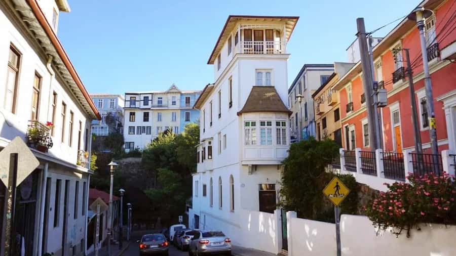 Valparaíso: Private Full Day Sightseeing Tour - Why Valparaíso makes a good day trip from Santiago