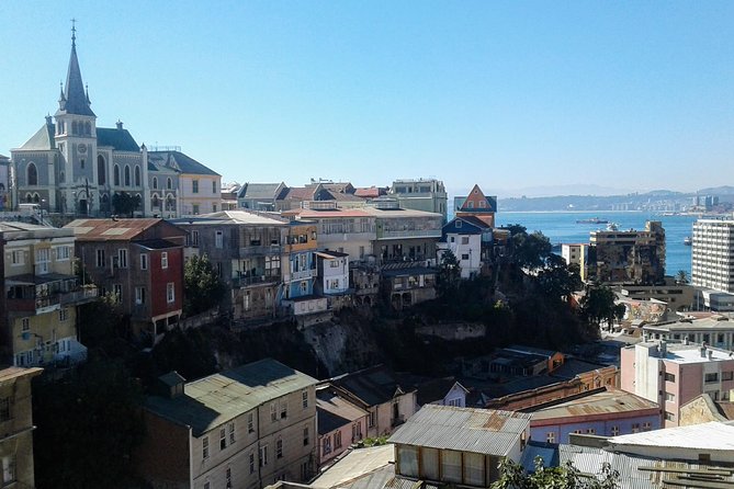 Valparaiso Private Tour with Wine Tasting from Santiago - Avenida Perú and the Pacific edge