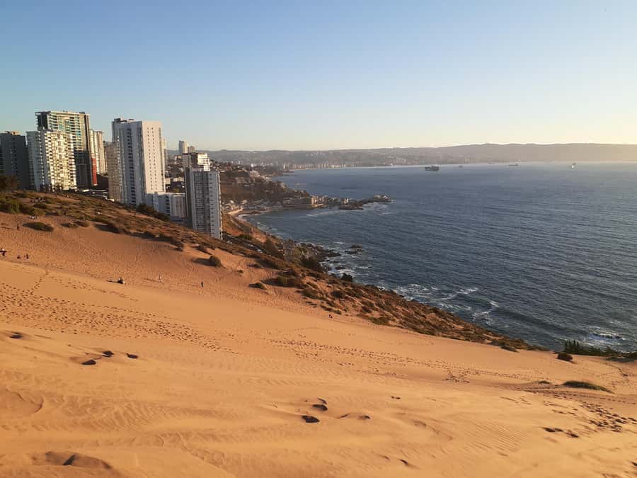 Valparaíso: Sandboarding and Sunset in Concon Sand Dunes - Learning how to use a proper sandboard