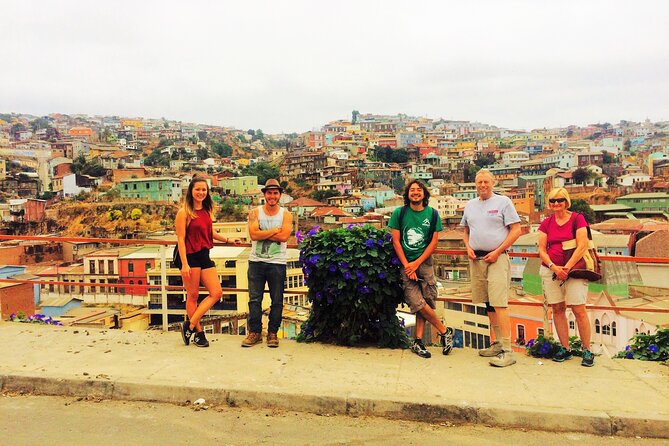 Valparaíso Walking Tour with a Local Expert and Lunch Included - Key things to know before booking