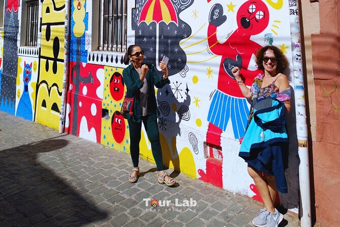 Valparaíso & Wine Tasting – Art, Culture & 5 Premium Wines - The Moai outside Museo Fonck