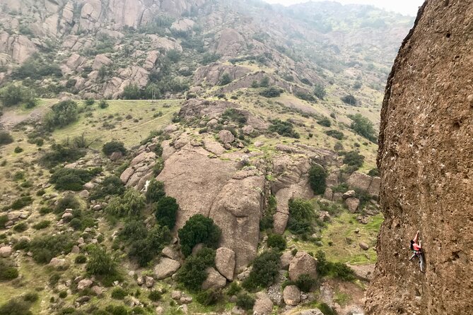 Vertical Escapes Santiago Private Rock Climbing Adventure - Placa Roja and the appeal of a classic route