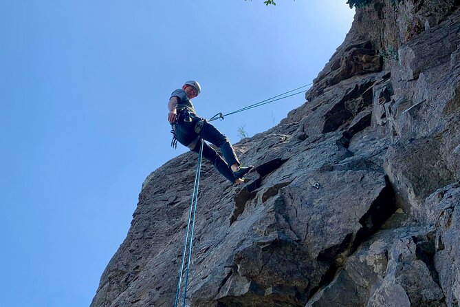 Vertical Escapes Santiago Private Rock Climbing Adventure - Choosing between several routes and a multi-pitch climb