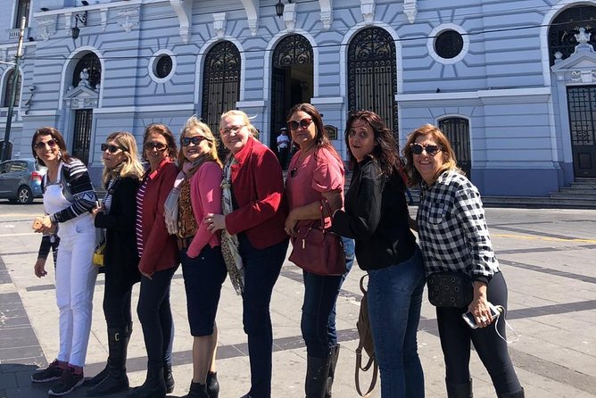 Viña del Mar and Valparaiso - What the guide and vehicle add