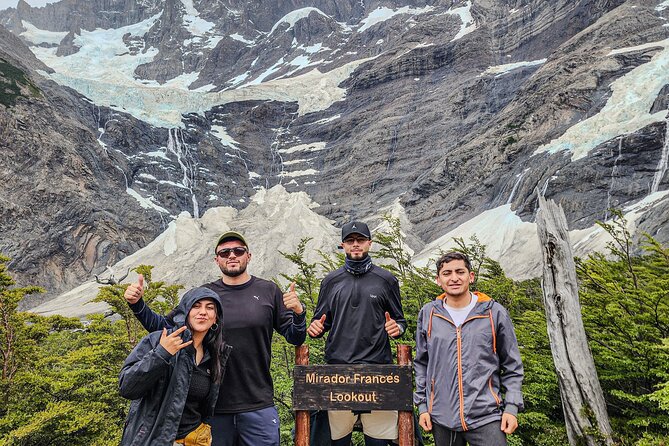 W trek Torres del Paine - 3 days Alternative Guided Tour - The guide and group make a difference