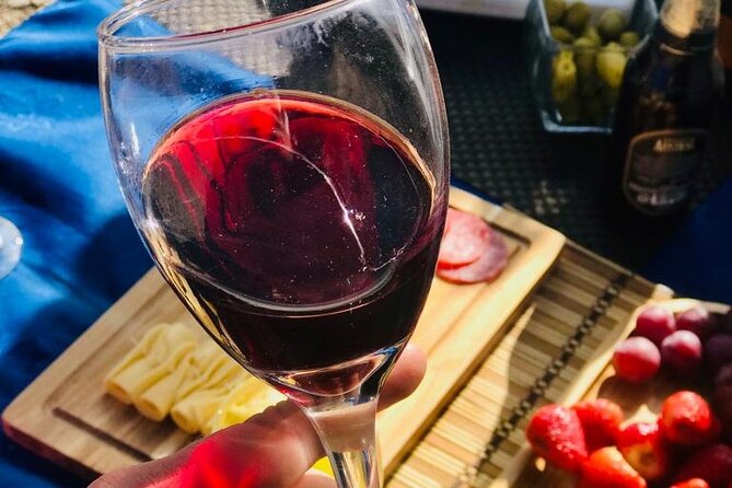 Wine Tasting + Cheeseboard + Gypsum Reservoir - Starting early from Metro Manquehue