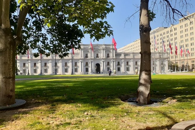 Wine Tour and Santiago City in a Small Group - A quick look at Lastarria and Bellavista