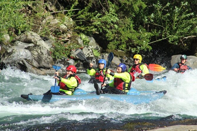 Winter Rafting River Trancura - Rafting beside Volcán Villarrica