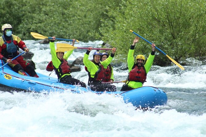 Winter Rafting River Trancura - Learning commands before the rapids